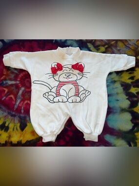 🐱 VTG 80s/90s Babycrest Cat Fleece Romper Snap Crotch White Red 3D Bows 6-9M